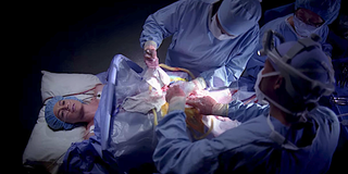 Grey's Anatomy Meredith instructs surgeon how to fix her spleen