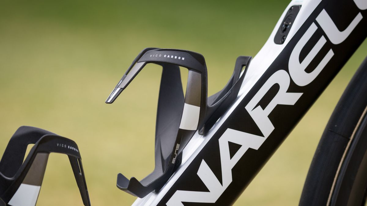 Team Sky opt to run Elite Vico Carbon bottle cages on their Pinarellos
