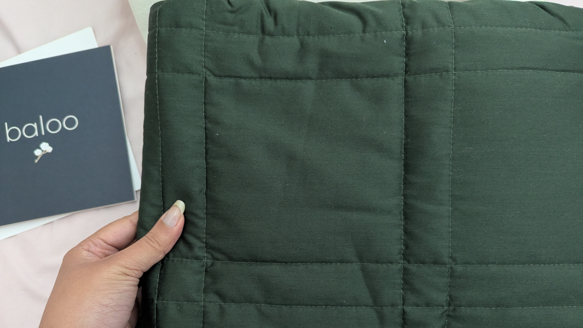 Baloo weighted blanket close-up shot showing the quilted design