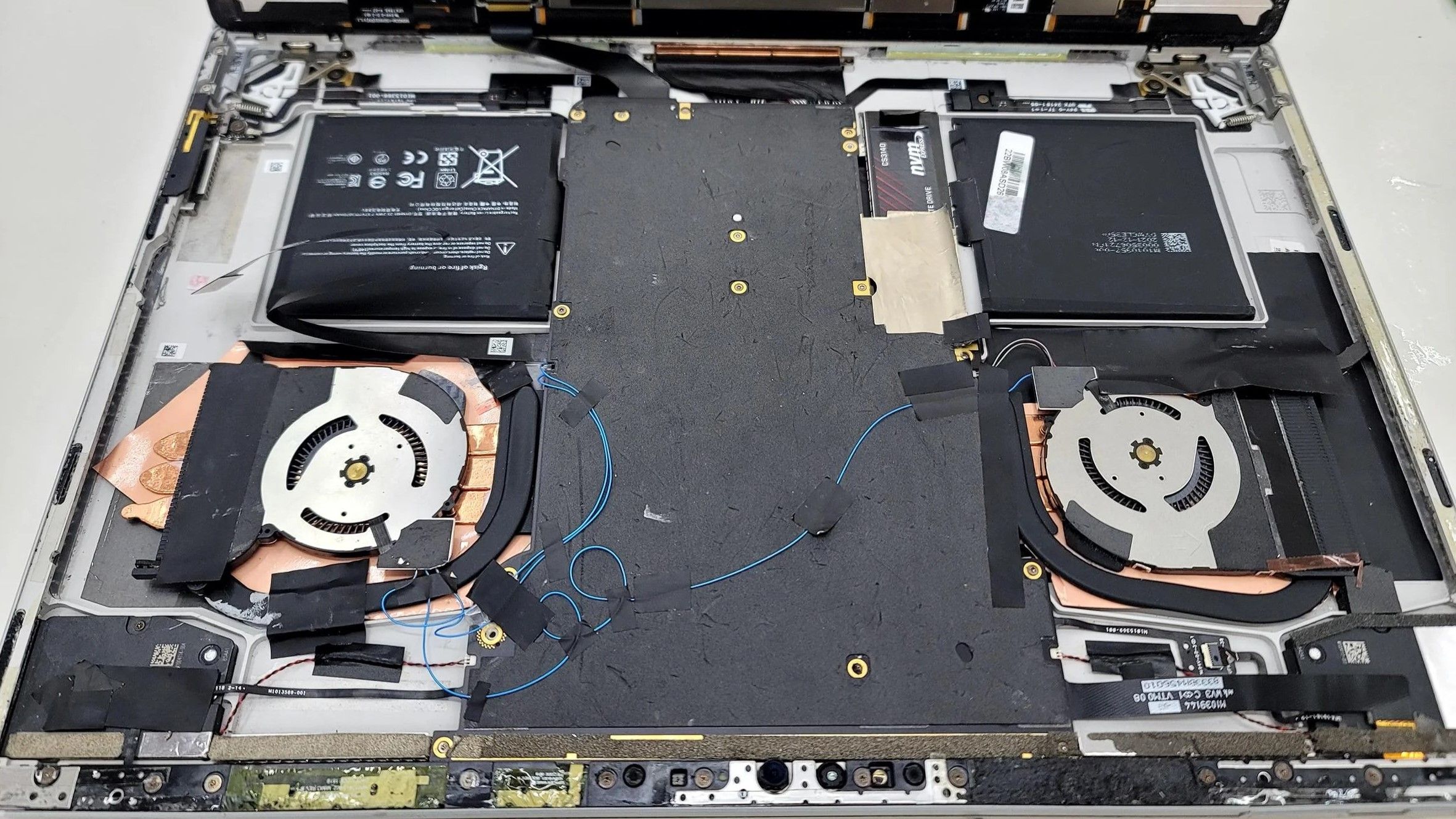 This crazed genius hacked a thermal pipe into his Surface Book 2 ...