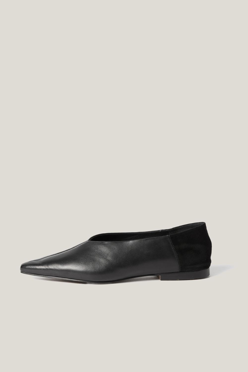 Jigsaw, Linnie Flat Pointed Ballerina | Black