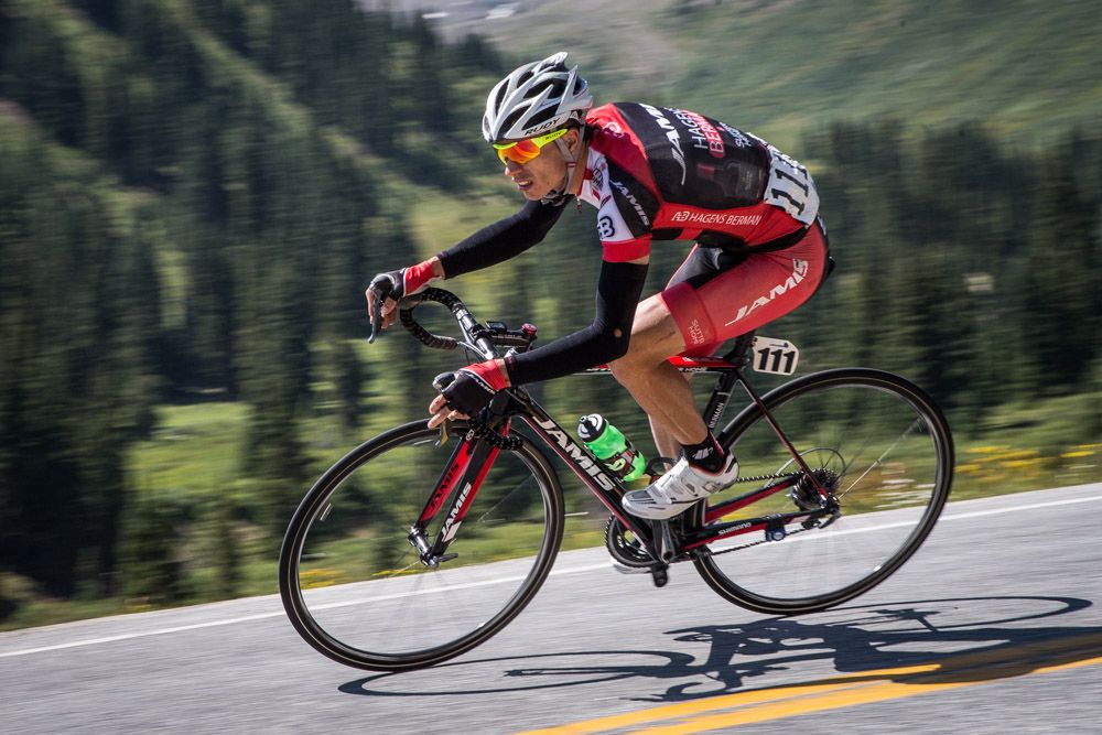 Daniel Jaramillo (Jamis) descends Independence Pass