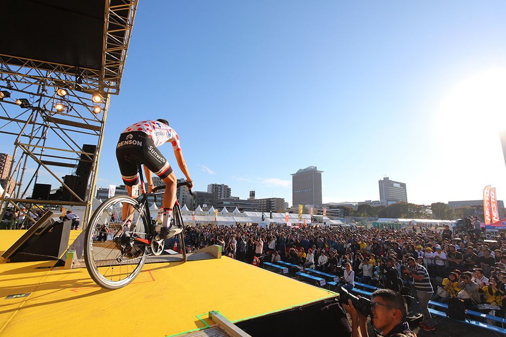 There was a big crowd at the team presentation