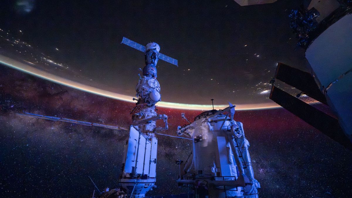 Aurora and milky way from the ISS