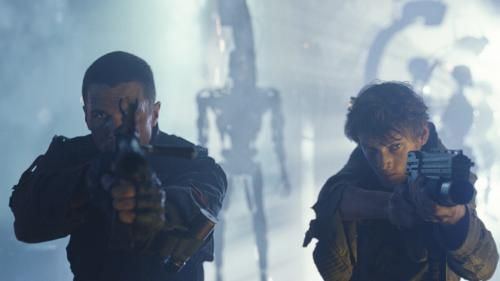 Christian Baleâ€™s John Connor &amp; Anton Yelchinâ€™s Kyle Reese stand firm against their robot adversaries