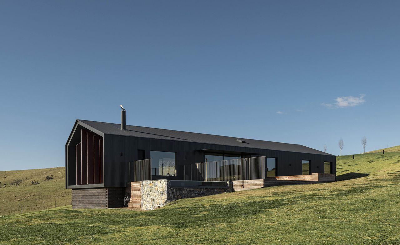 Exterior view of Headland House hotel, Gerringong, Australia