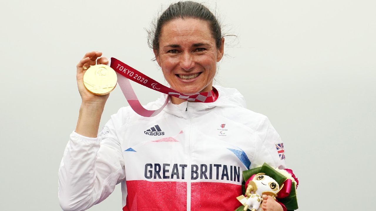 Sarah Storey with her gold medal