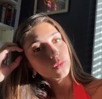 Lola Houlton's avatar