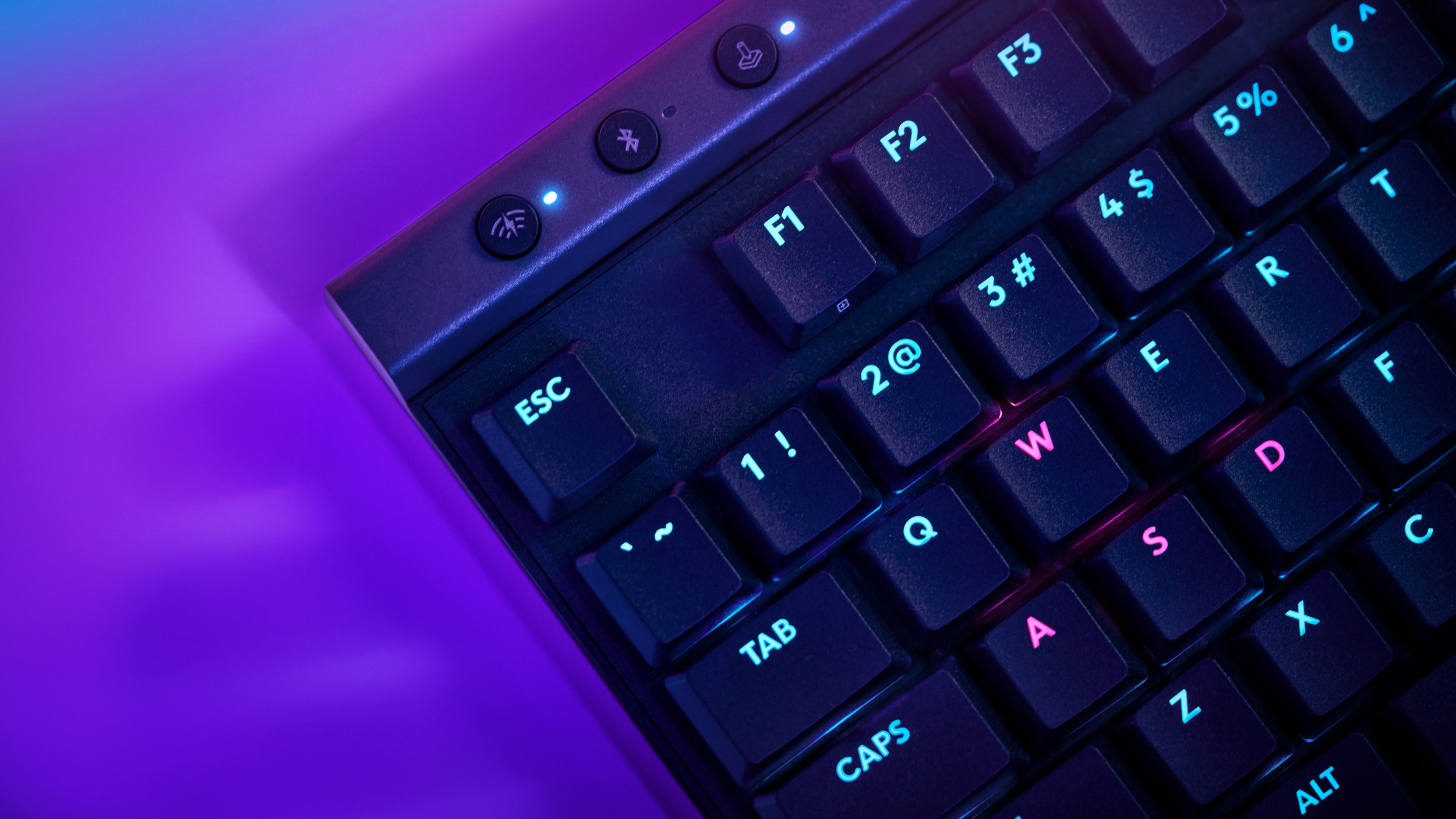 Image of the Logitech G515 LIGHTSPEED TKL Wireless Gaming Keyboard.