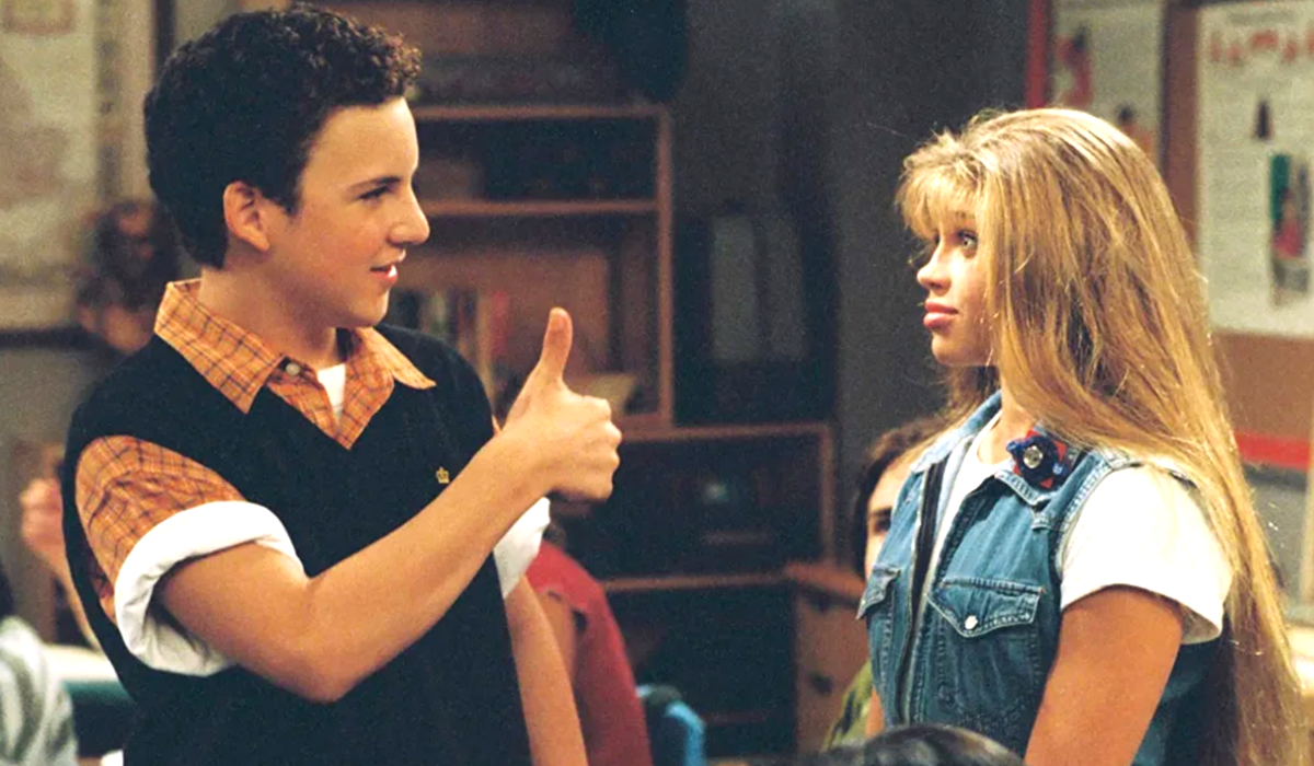 cory matthews giving topanga thumbs up boy meets world