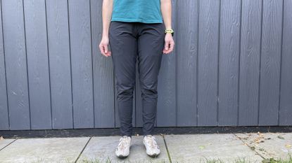 Female cyclist wearing the TLD Lilium pants