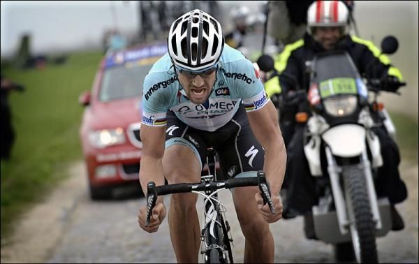 Tom Boonen (Omega Pharma-QuickStep) rode alone for the final 52km to prevail at Paris-Roubaix.