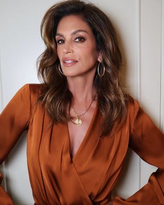 Cindy Crawford with soft layered waves