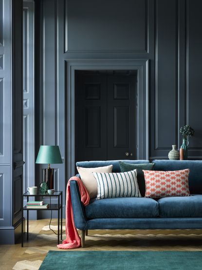 10 ways to make living room ceilings look higher | Homes & Gardens