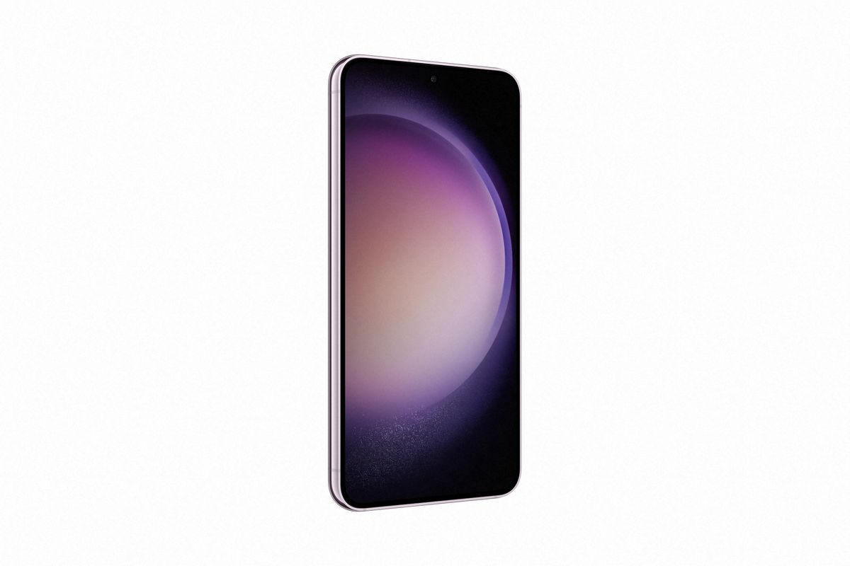 Official images of the Galaxy S23 in Lavender, from the front