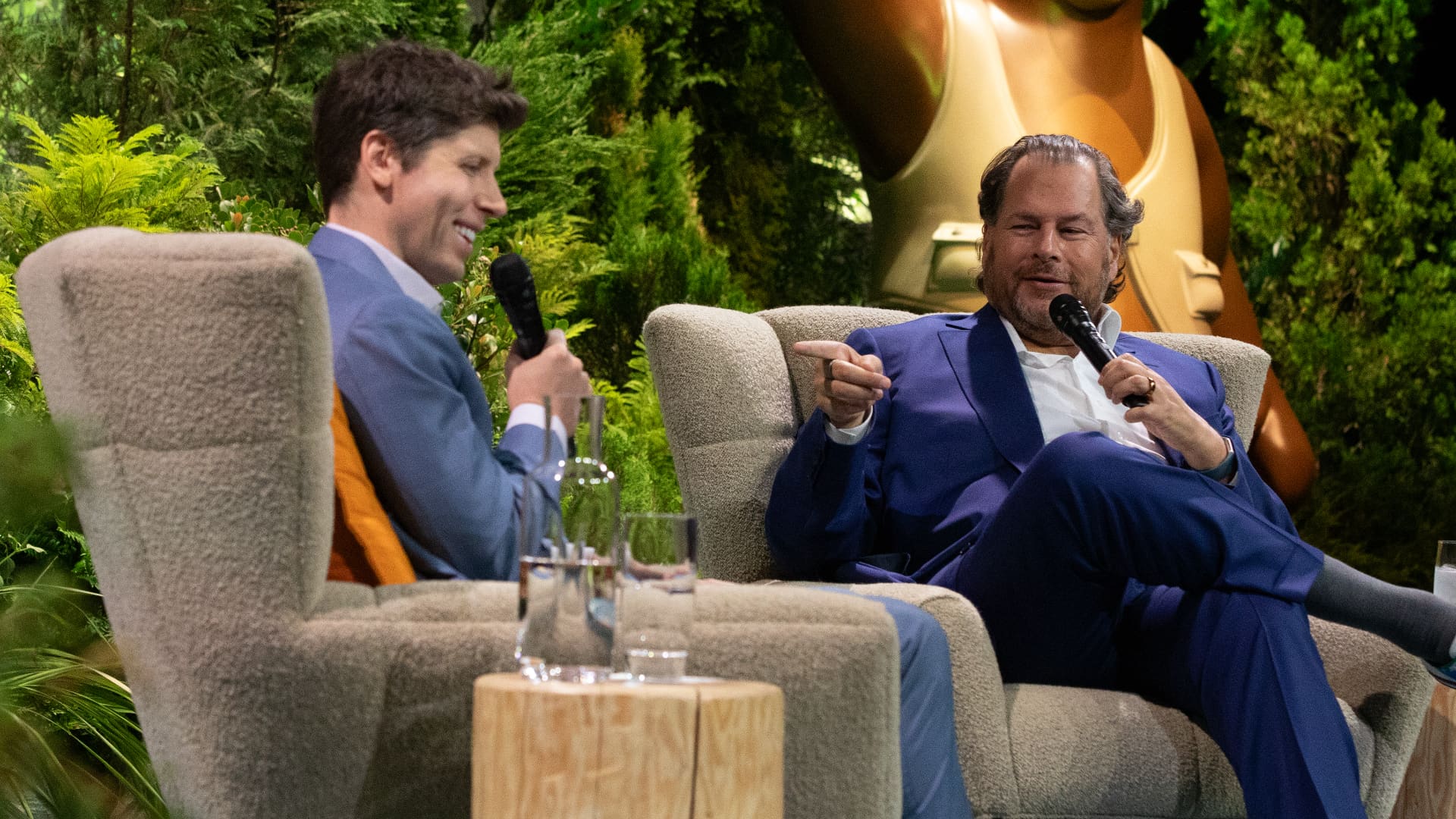 Marc Benioff och Sam Altman i samtal om AI och OpenAI