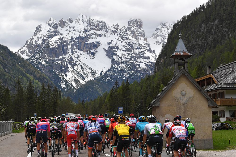 Giro d'Italia stage 18 - the peloton