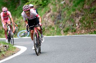 2025 Giro d'Italia stage 20: Richard Carapaz on the Colle dell Finestre