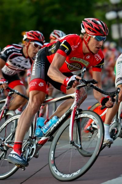 Tom Zirbel (Jamis-Sutter Home) taking it easy through a turn.