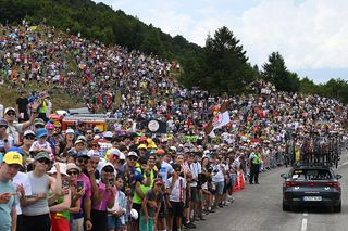 Tour de France stage 14 LIVE: Richard Carapaz leads the race on Col du Haag but group of favourites bearing down on him