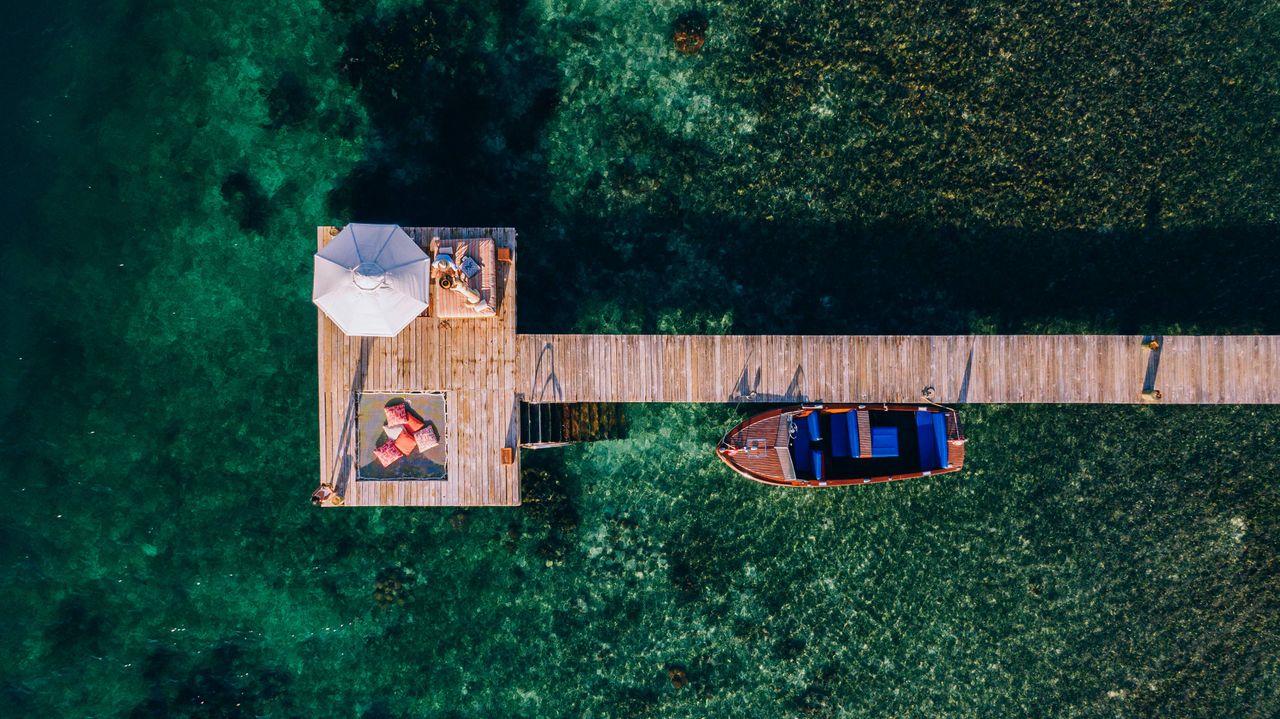 Images of Francis Ford Coppola's house on Coral Caye