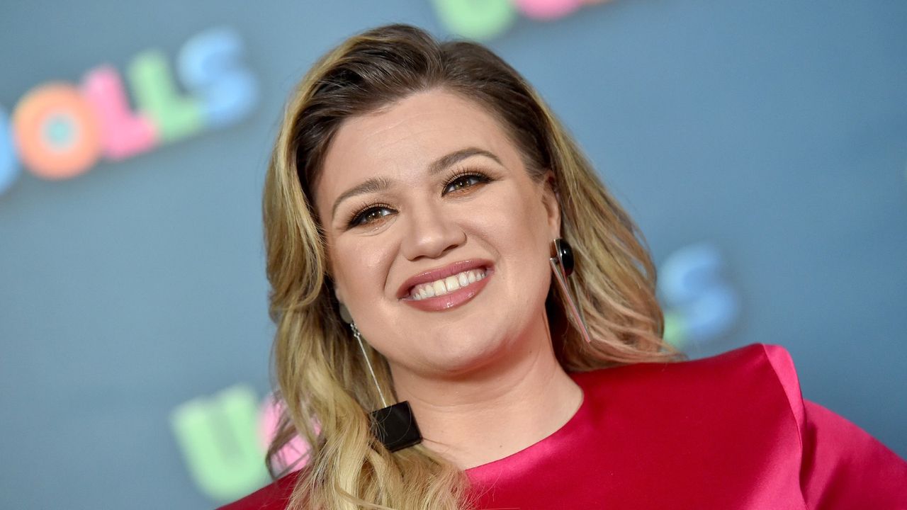 BEVERLY HILLS, CALIFORNIA - APRIL 13: Kelly Clarkson attends STX Entertainment&#039;s &quot;UglyDolls&quot; Photo Call at The Four Seasons Hotel on April 13, 2019 in Beverly Hills, California. (Photo by Axelle/Bauer-Griffin/FilmMagic)