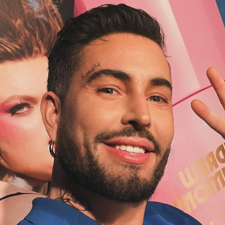 Celebrity hairstylist Andrew Fitzsimons talks to Marie Claire about half-up half-down hairstyles