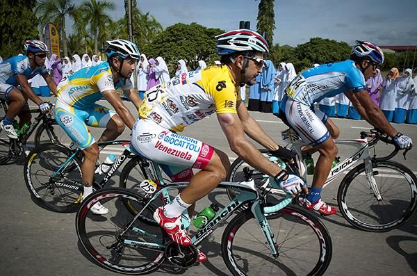 Tour leader Jose Serpa (Androni Giocattoli) from Colombia would have to suffer some extreme bad luck to lose the race from here.