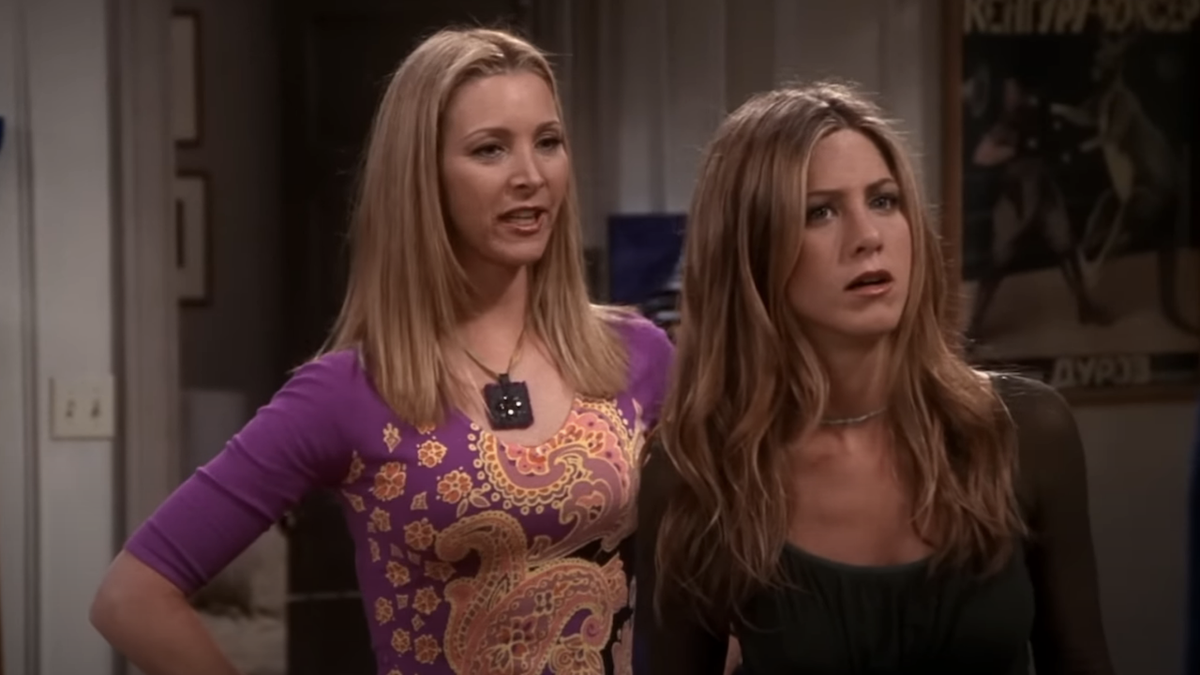 Lisa Kudrow Responds To Jennifer Aniston’s Claim That She ‘Hated’ When The Live Audience Laughed As She Delivered Jokes On Friends