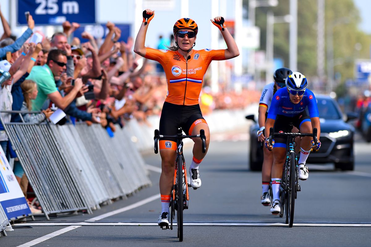 Amy Pieters celebrates her win