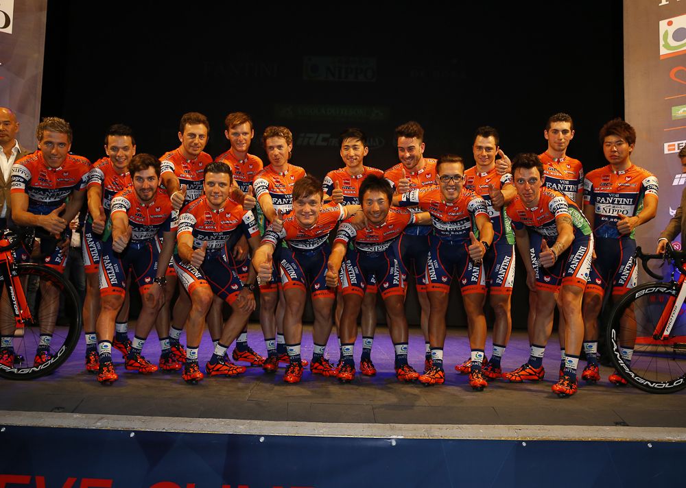 2016 Nippo-Fantini riders pose for a team photos