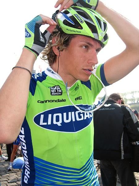 Filippo Pozzato (Liquigas) prepares.