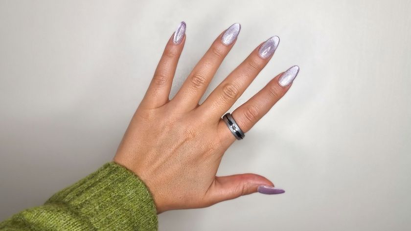 A close-up picture of our reviewer wearing the Renpho Lynx smart ring