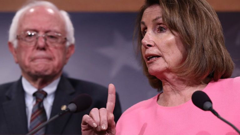 Head, Audio equipment, Microphone, Nose, Mouth, Finger, Cheek, Skin, Eye, Chin,