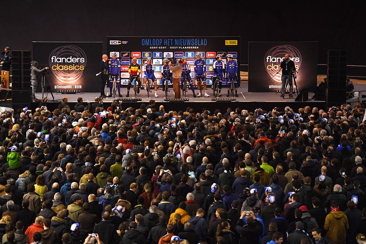 Quick-Step Floors ahead of Omloop Het Nieuwsblad