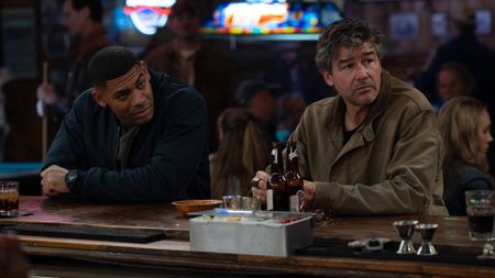 Aaron Pierre as John Stewart and Kyle Chandler as Hal Jordan in Lanterns