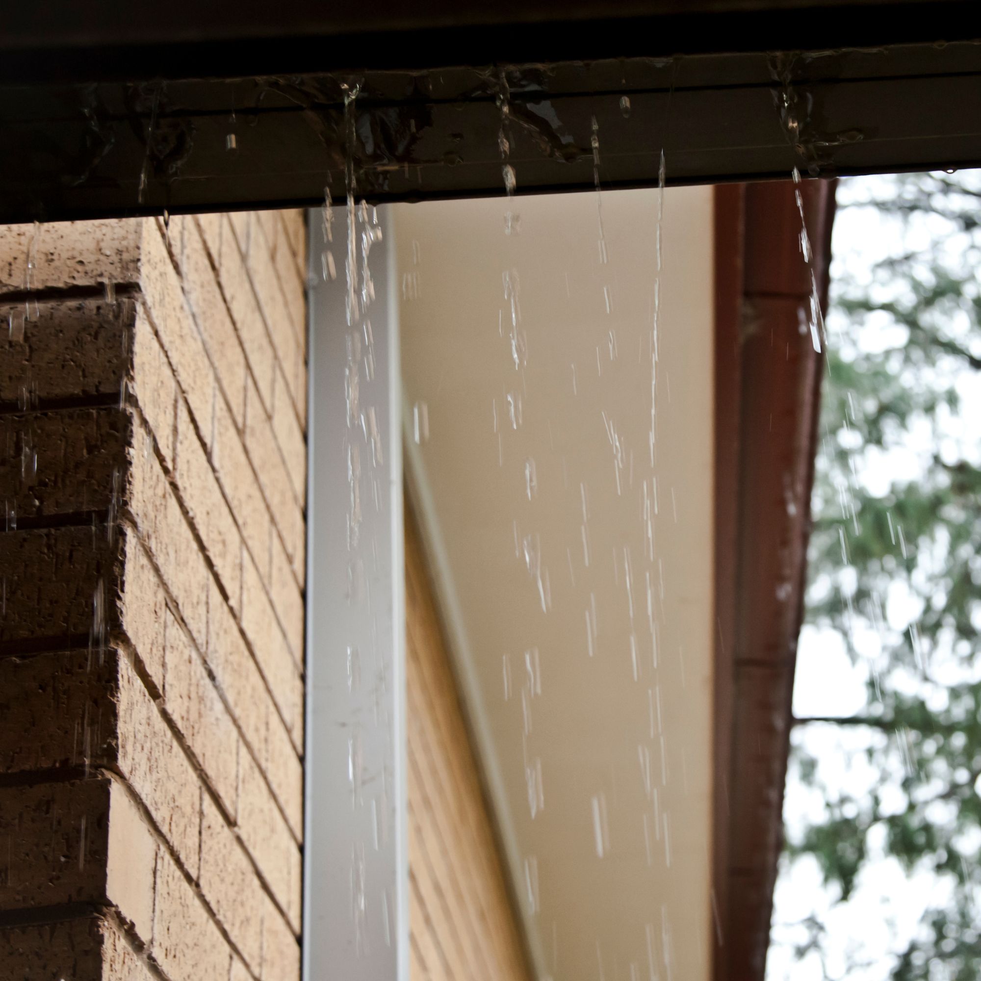 Water leaking from guttering