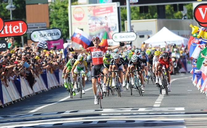 Tony Gallopin (Lotto Belisol) wins ahead of the sprinters in Oyonnax