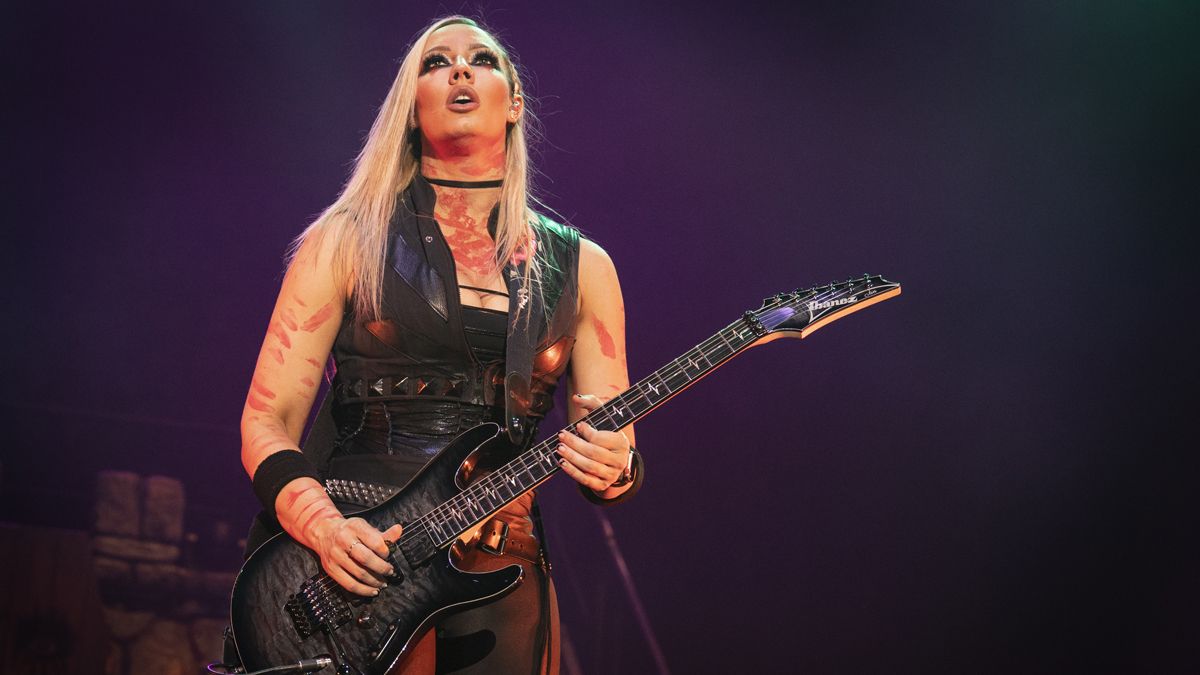 Nita Strauss performing live