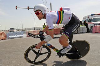 Tom Dumoulin's first outing as world champion ruined by mechanical problem