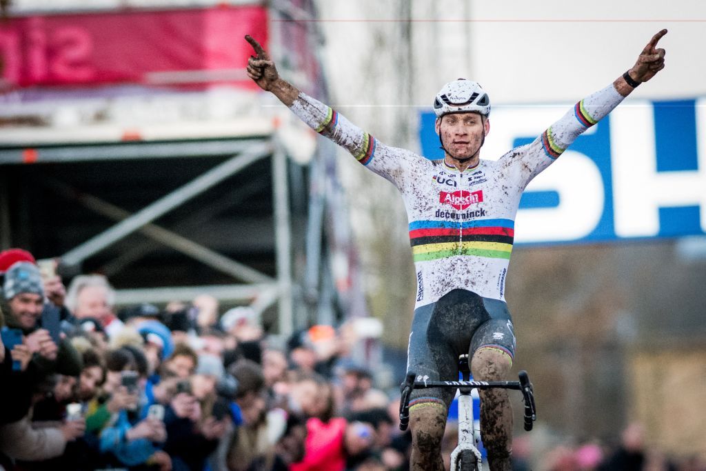 Mathieu van der Poel wins the World Cup in Gavere