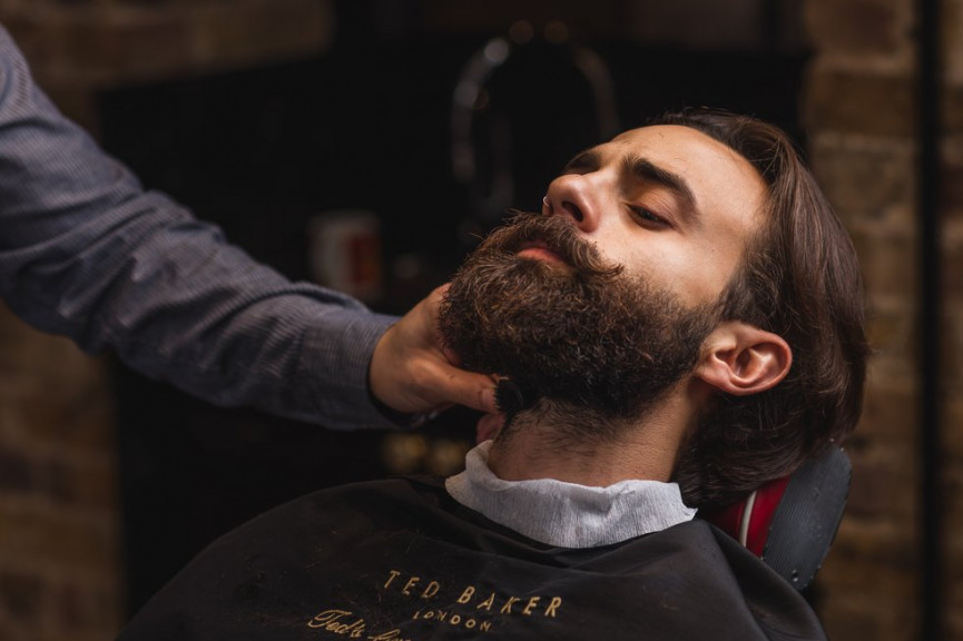 everything-you-need-to-know-about-growing-a-beard-if-you-can-2-1556693404-tFfD-column-width-inline