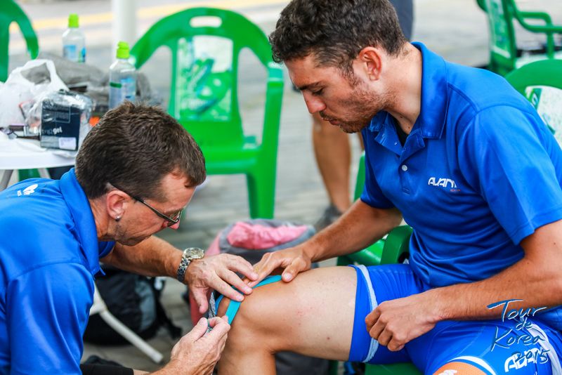 Paddy Bevin gets his knee strapped pre-stage