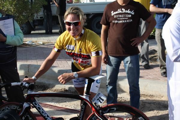 Rochelle Gilmore (Lotto-Honda) in the first golden jersey of the race.