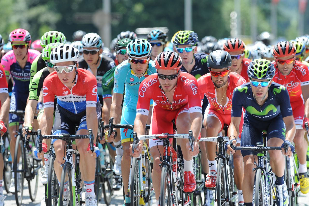 The sprinters' teams chase the escapees