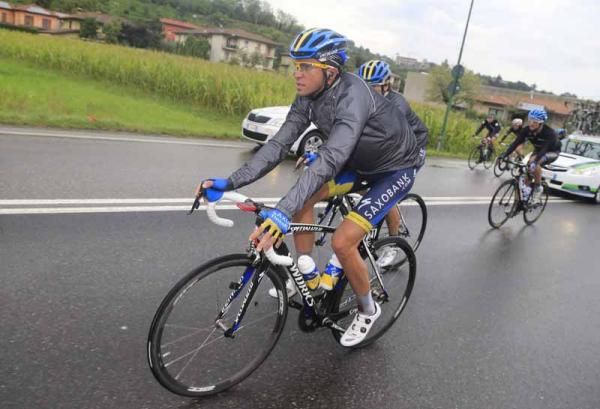 Alberto Contador (Saxo Bank) ran out of teammates in the second half of the race