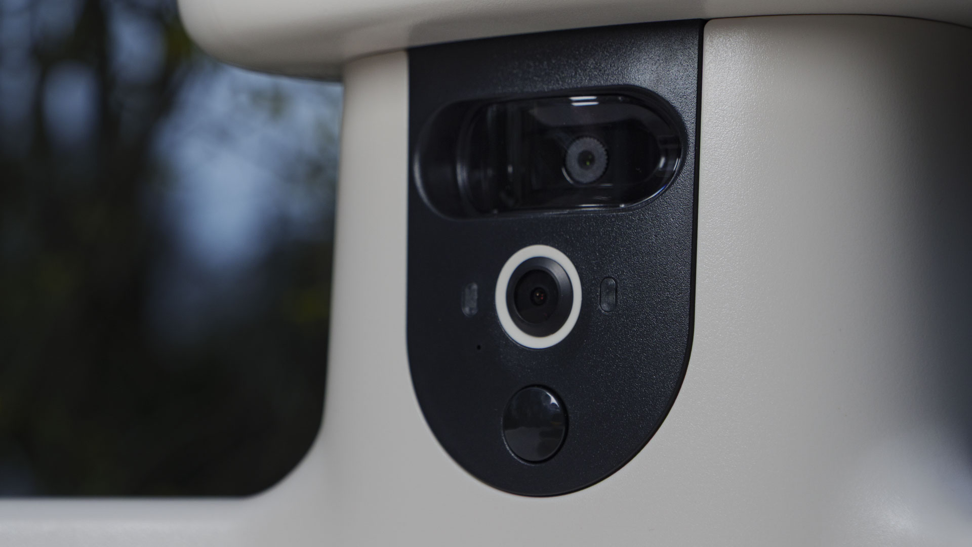 Close up of the Birdfy Bird Bath Pro's camera 