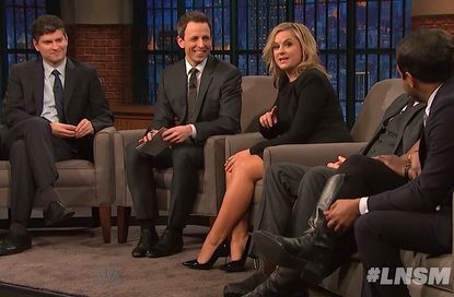Seth Meyers talks to the cast of "Parks and Recreation"