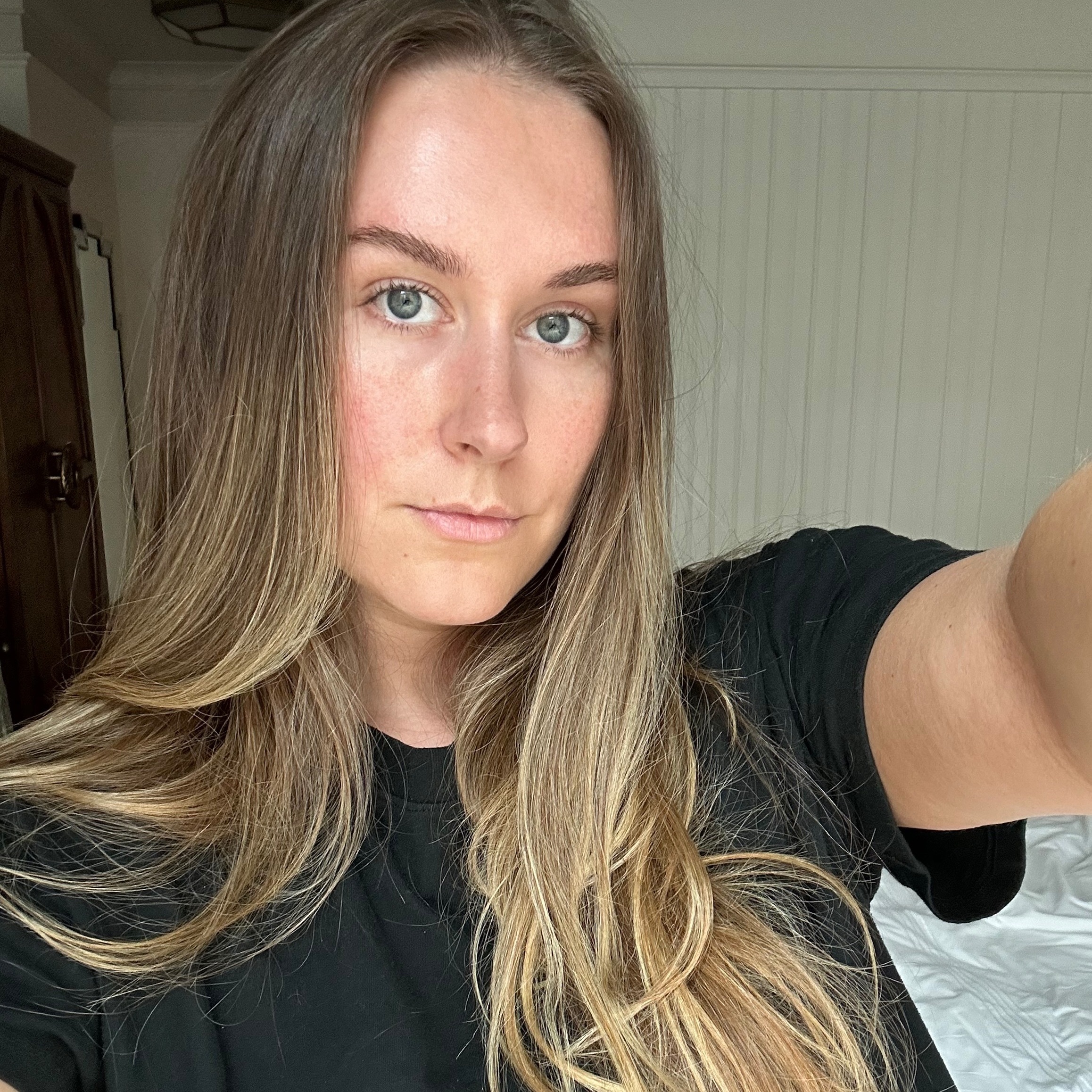 Beauty editor Kaitlyn McLintock wearing Vintner's Daughter Active Botanical Serum