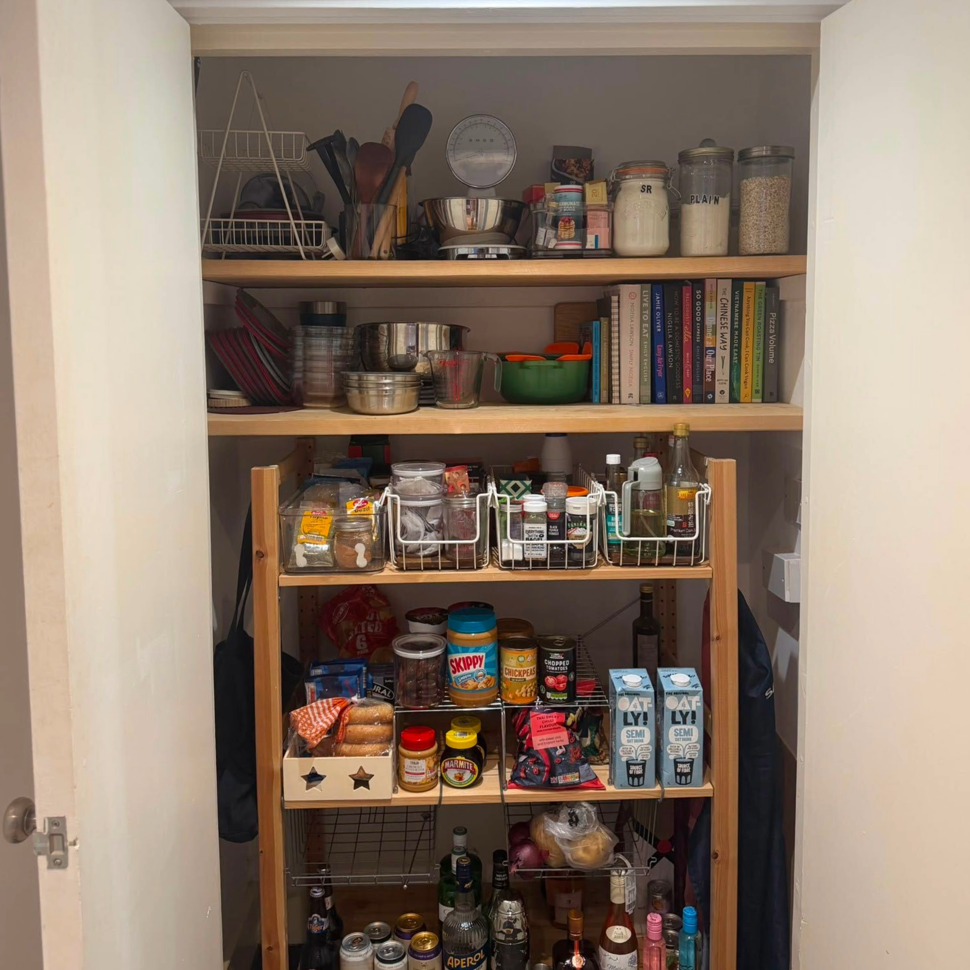 Organising a pantry at home